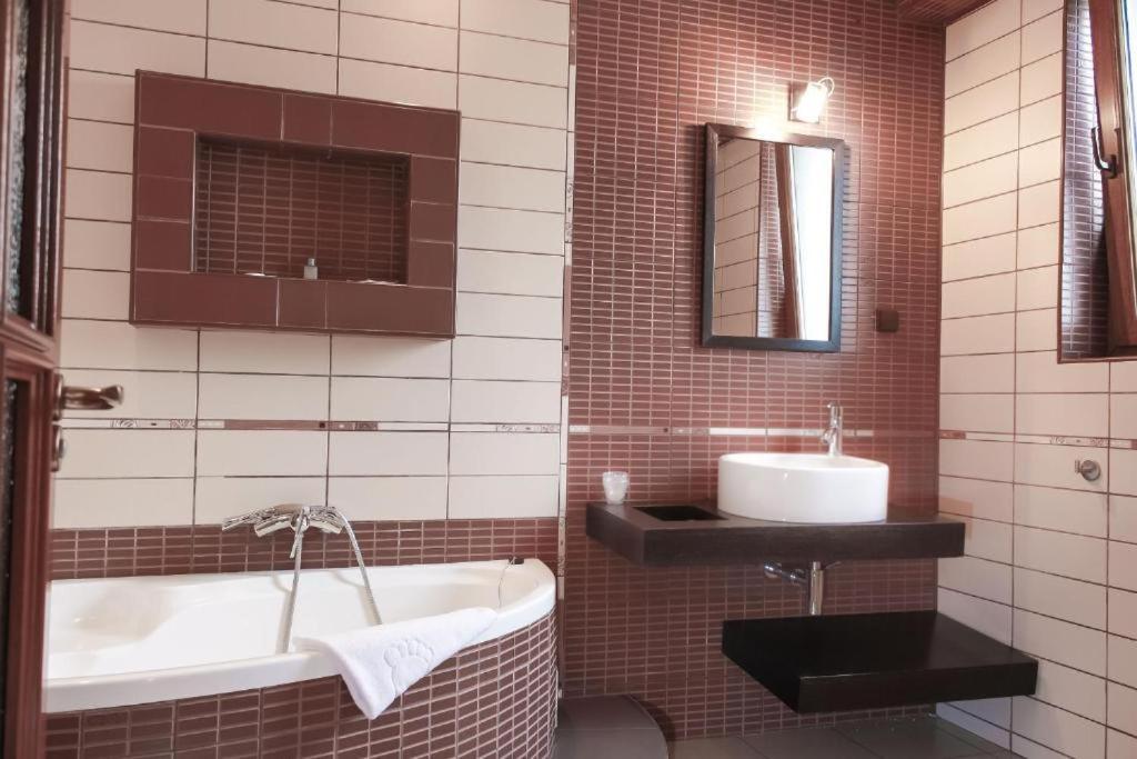 Hotel Rao Клуж-Напока Екстериор снимка